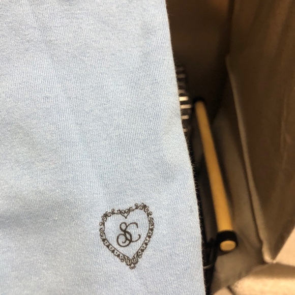 Sabrina Carpenter tshirt - Picture 4 of 7